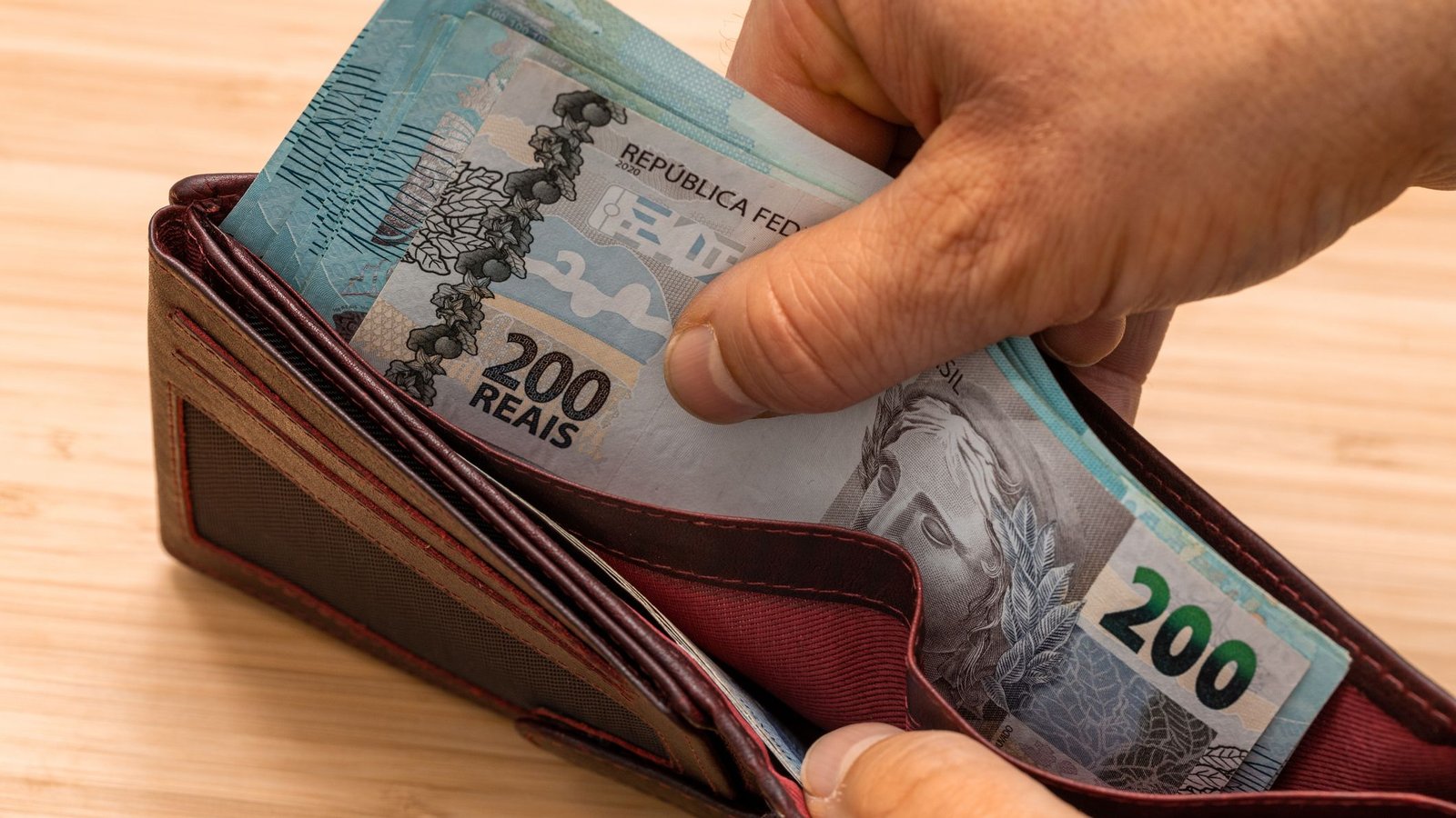 Brasileiros têm mais de R$ 10 bilhões em ‘dinheiro esquecido’ nos bancos